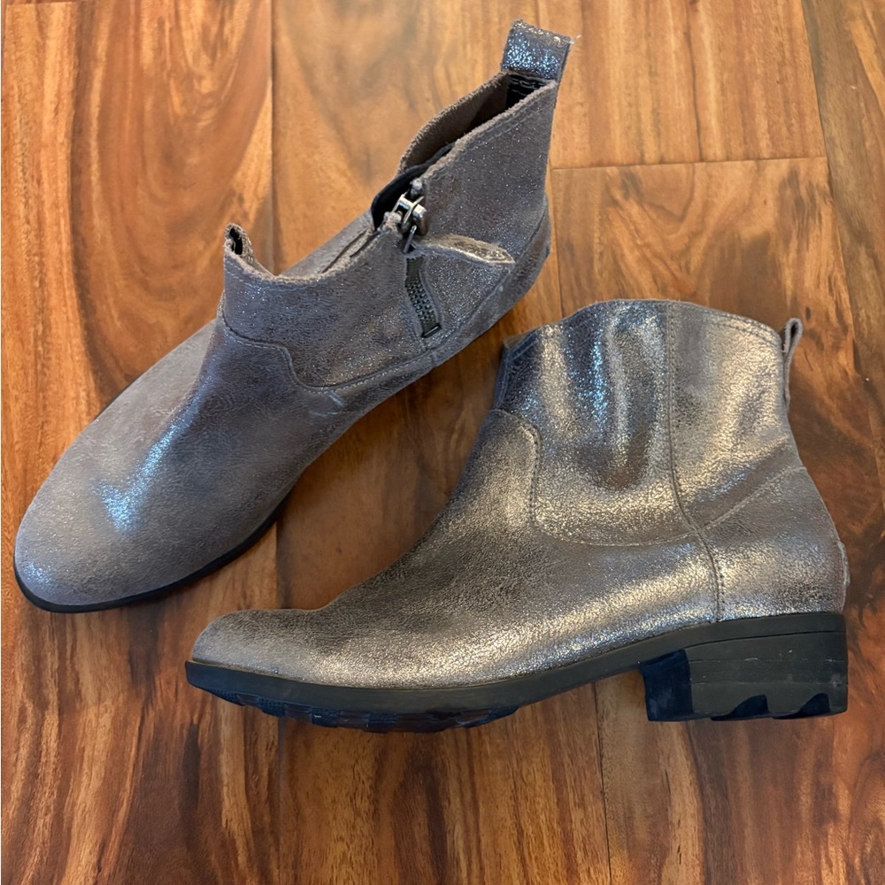Sorel Lolla II Bootie Women’s Metallic Silver Leather Boots 10 M Zipper Shoes